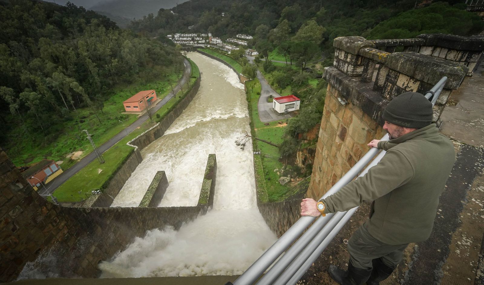 Imágenes del estado actual de los embalses de los Hurones, Guadalcacín y Bornos