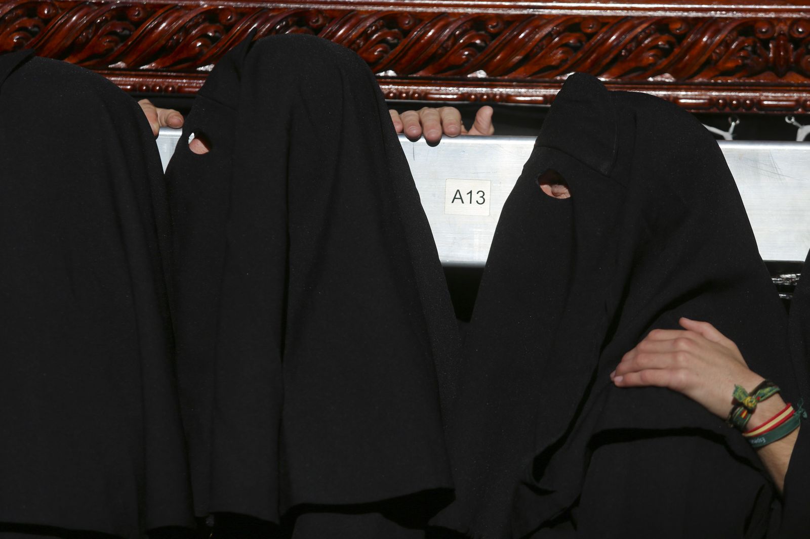 Las fotos de Santa Cruz, en el Jueves Santo de Málaga