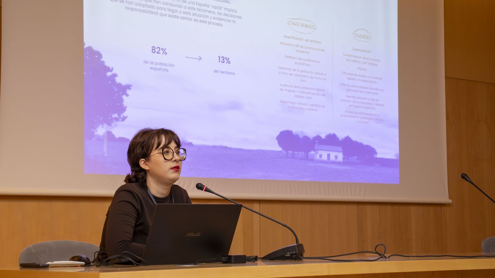 María Vileya también presentó su exposición en las jornadas.