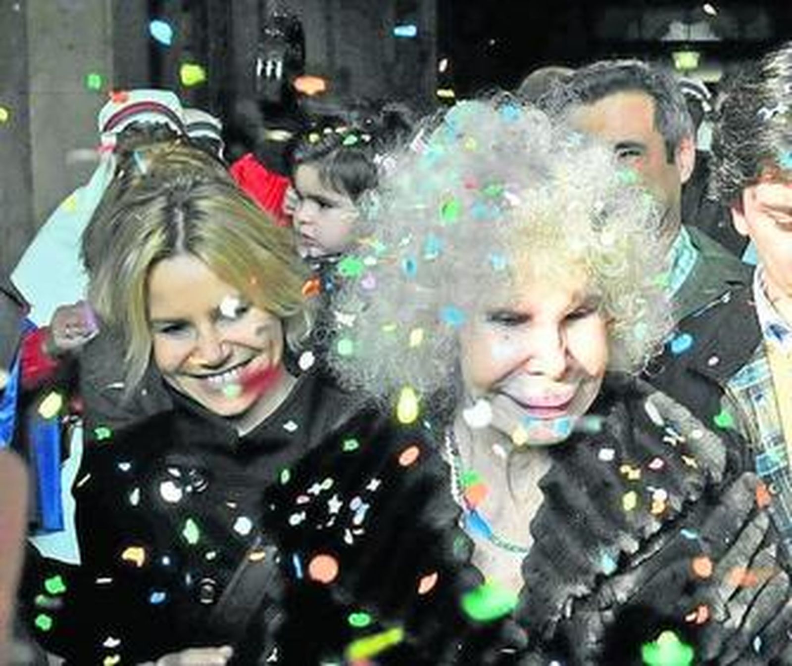 Un todoterreno de Bomberos tuvo que remolcar la carroza del Quijote.