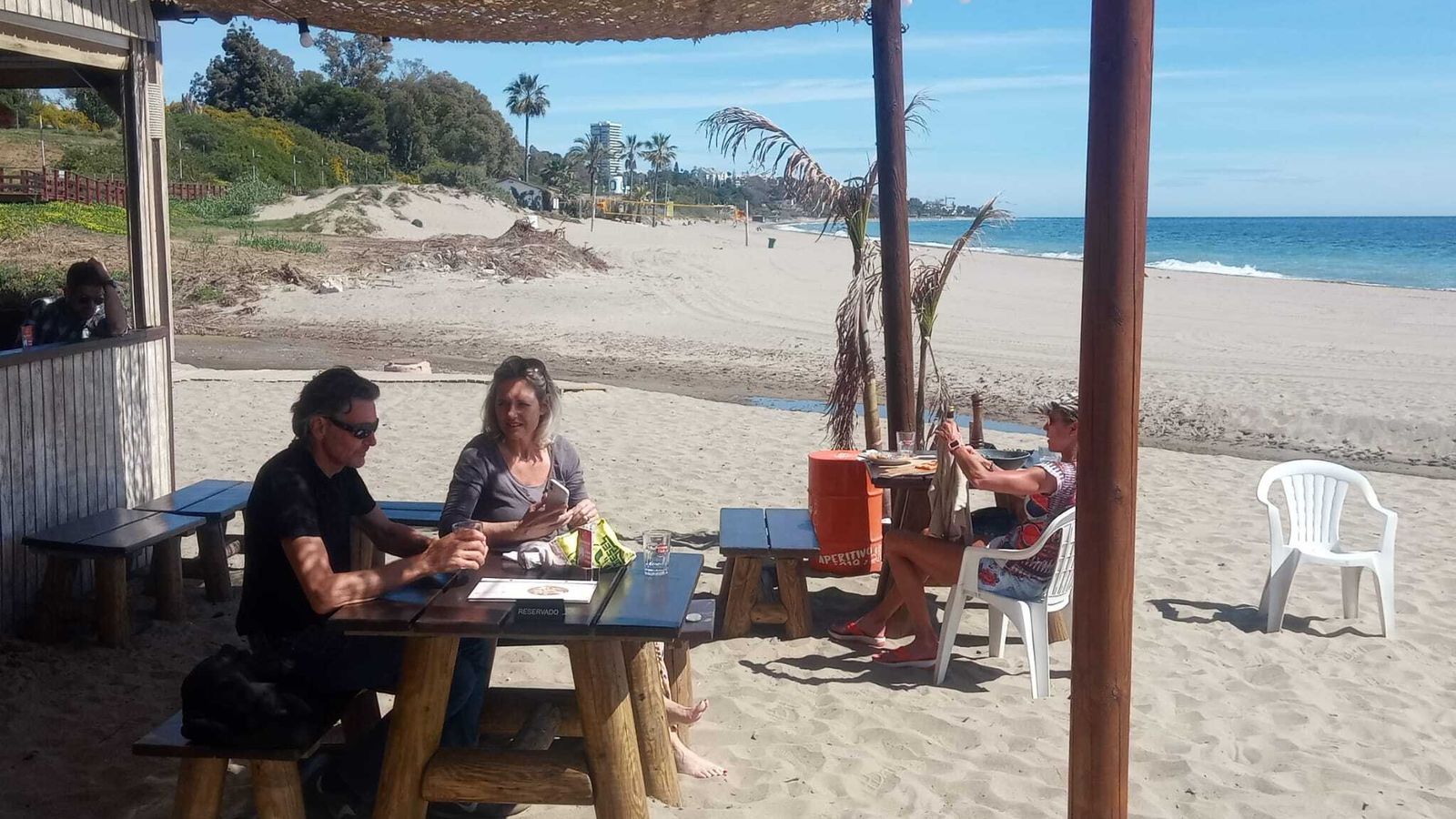 La terraza del chiringuito Dolce Vita de Marbella.