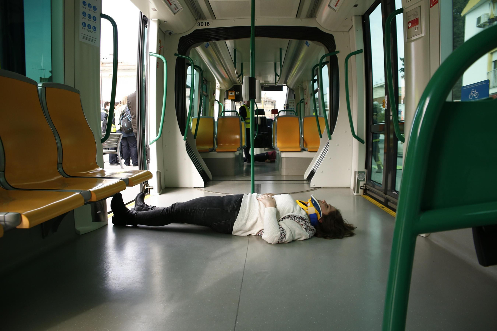Simulación de un atropello en la parada del Metro