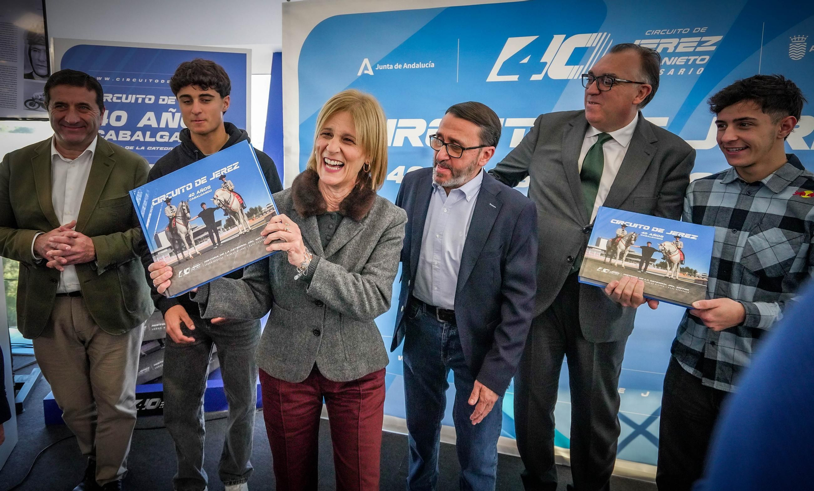Imágenes de la presentación del libro '40 años Cabalgando' en el Circuito de Jerez
