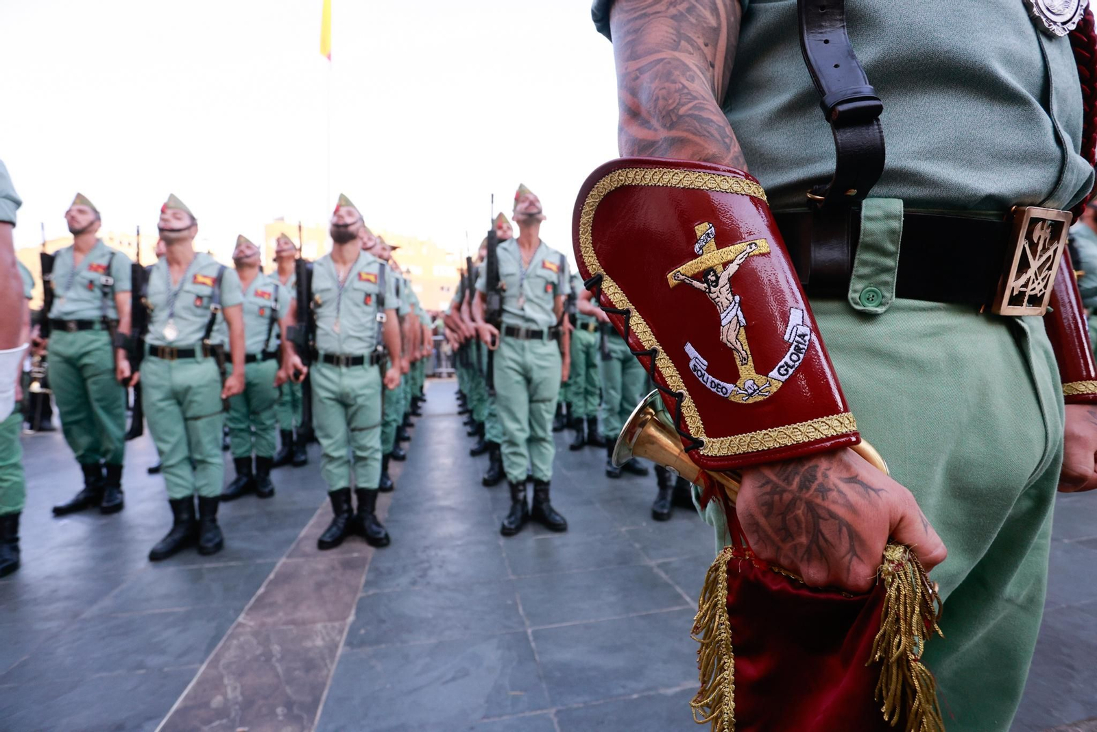 Mena y la Legión en su procesión del Jueves Santo en Málaga, en fotos Mena y la Legión en su procesión del Jueves Santo en Málaga, en fotos