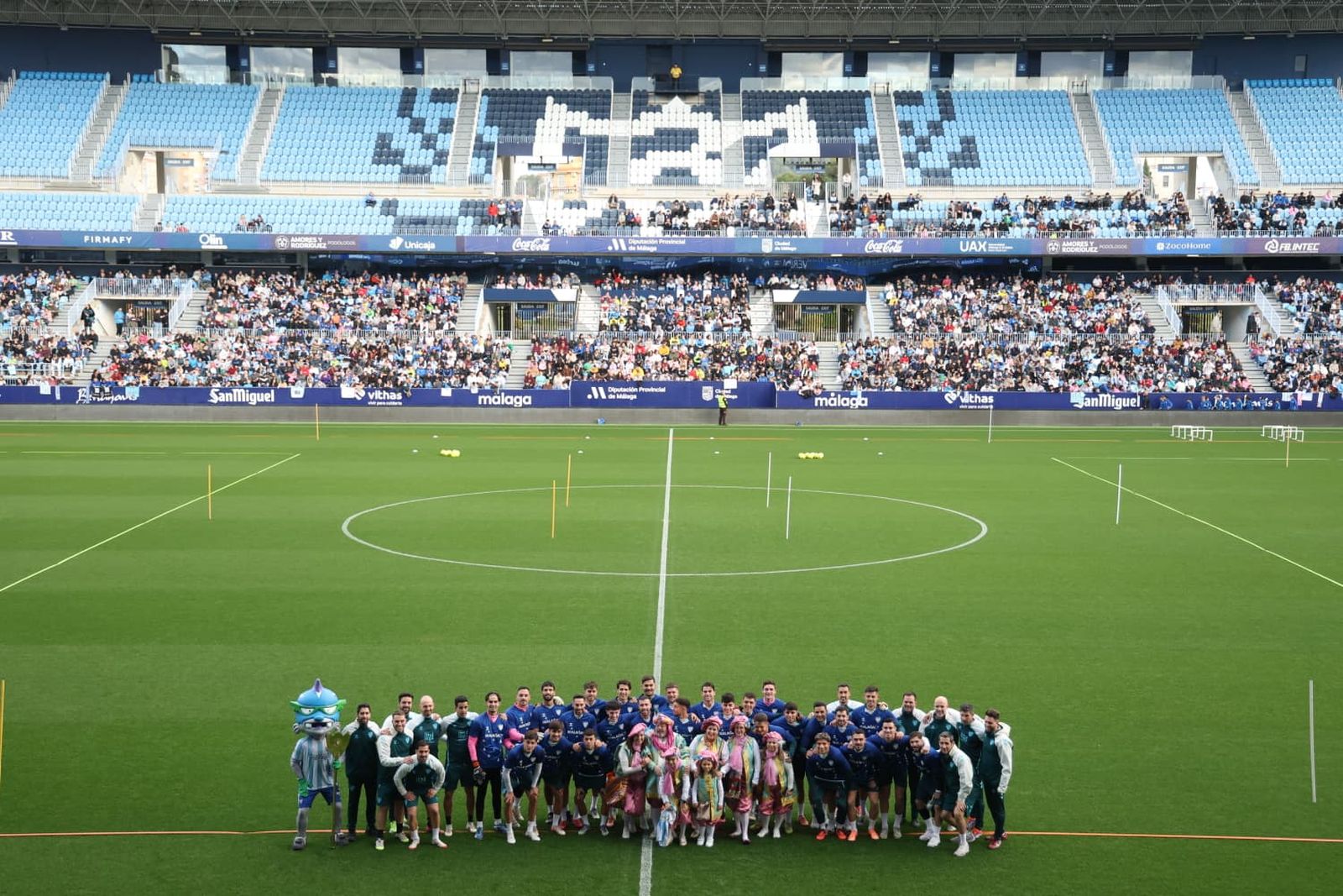 Búscate en las fotos del entrenamiento del Málaga CF en La Rosaleda