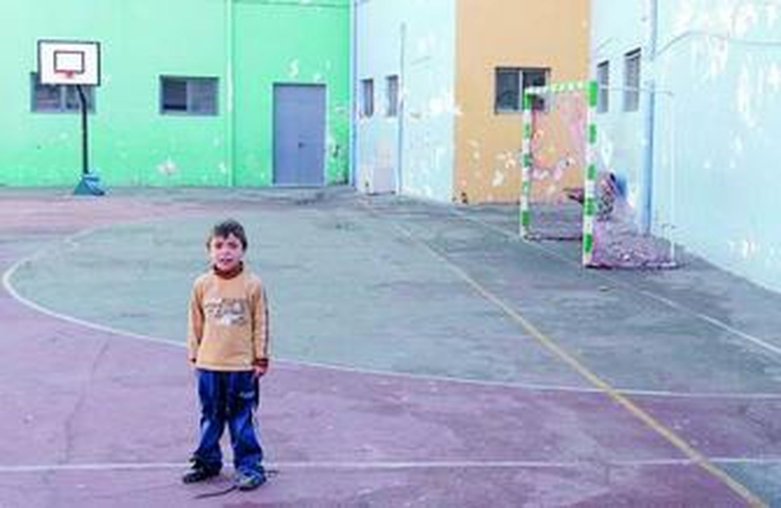 El sociólogo que ha realizado el estudio destacó la importancia de cuidar de un modo especial la educación de los pequeños.