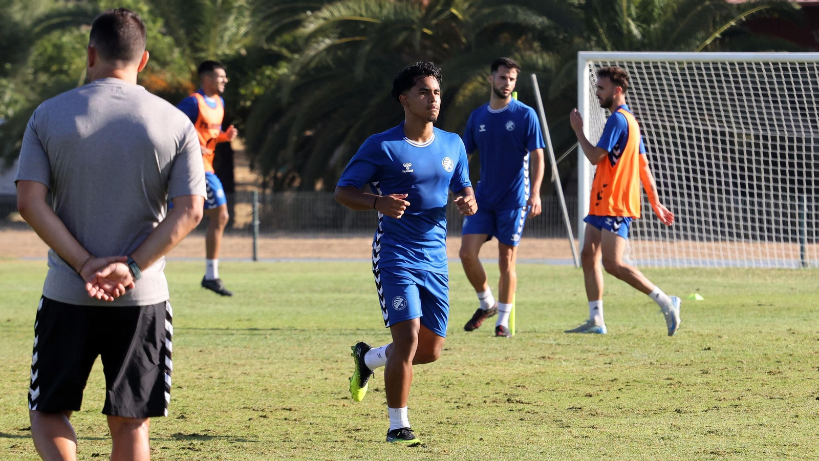 Kevin González, internacional sub-18 con Inglaterra a prueba en el Xerez DFC.