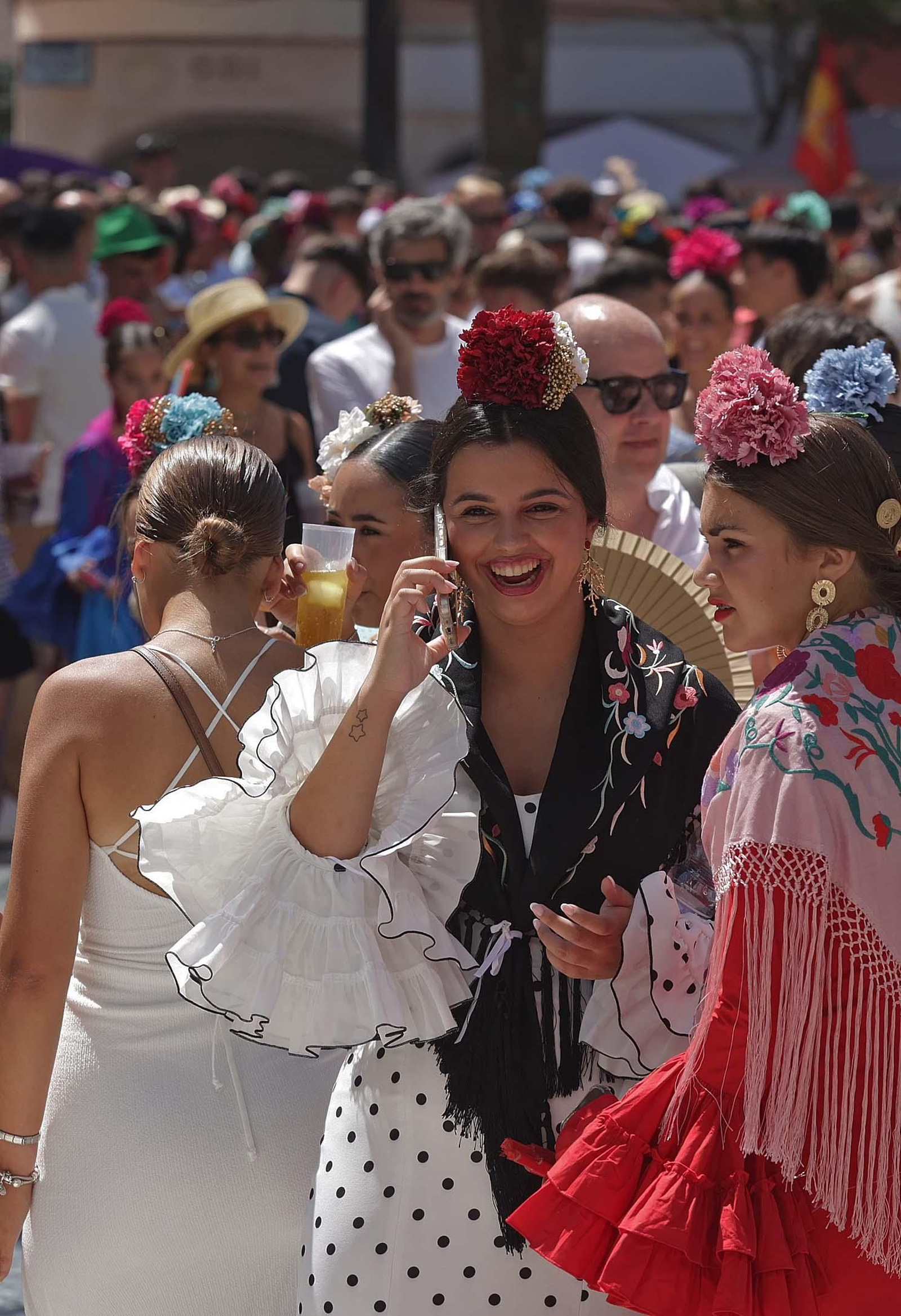 Búscate en las fotos del Domingo Rociero de la Feria de La Línea 2025 Búscate en las fotos del Domingo Rociero de la Feria de La Línea 2025