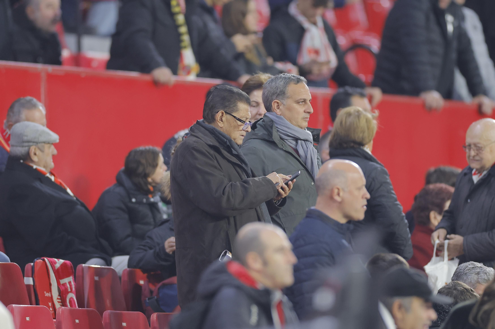 Búscate en las fotos del Sevilla-Alavés