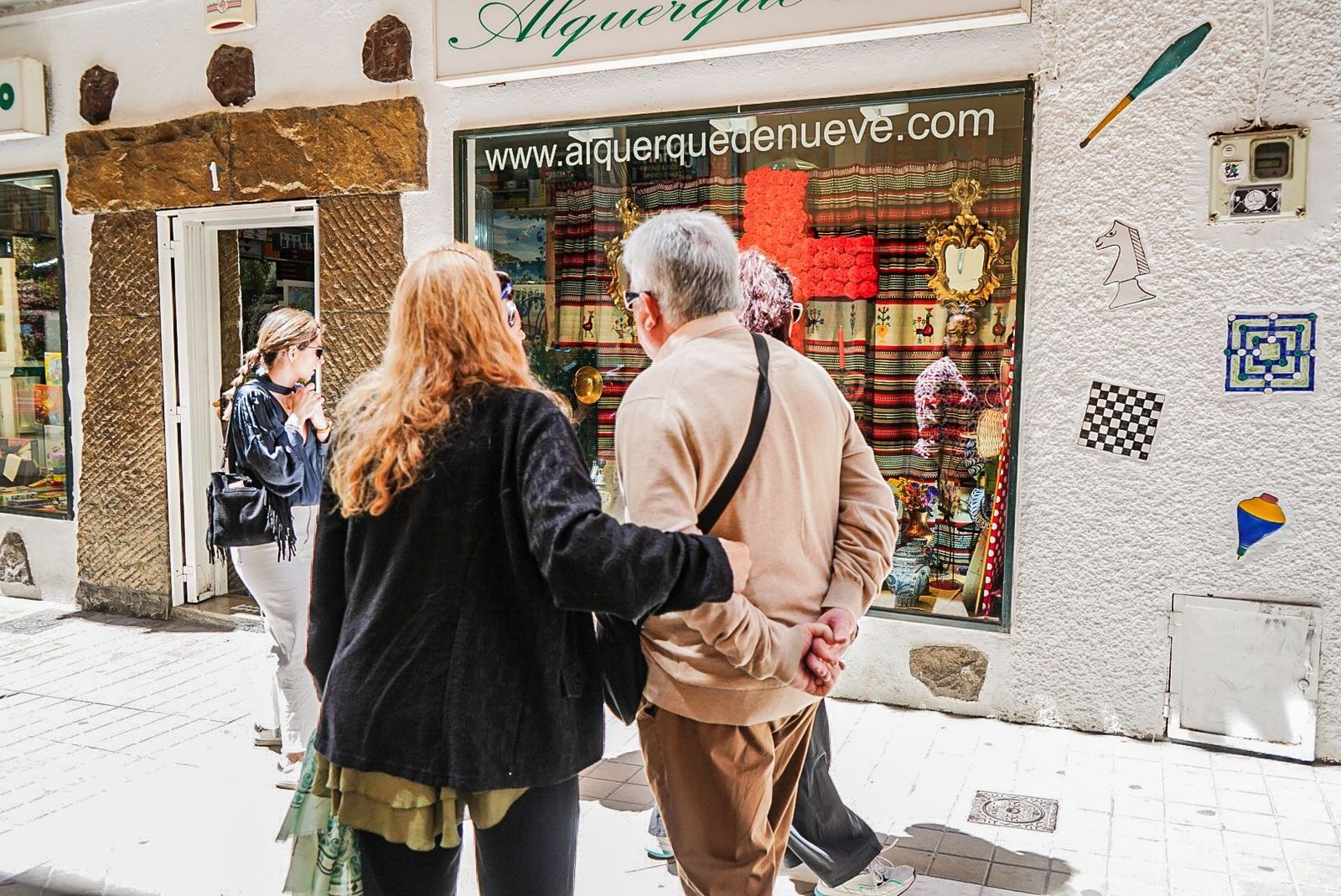 Segundo día de cruces en Granada, en fotos