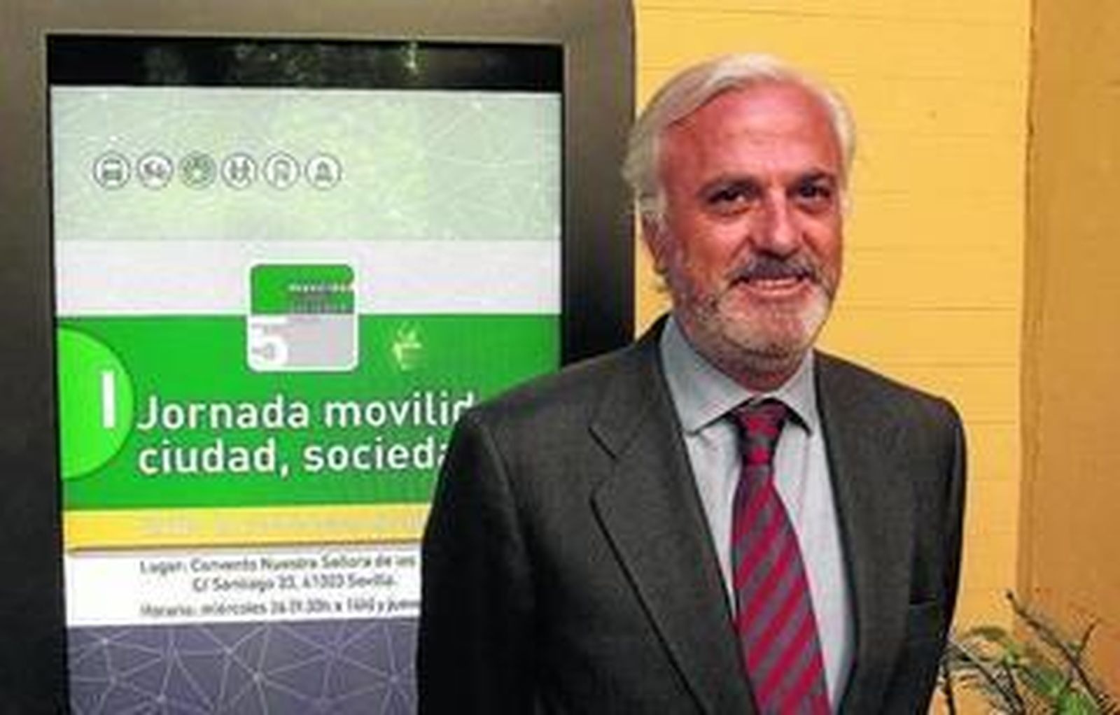 El nuevo presidente del Metro de Sevilla, Luis Sánchez Salmerón, tras participar ayer en las jornadas de movilidad.