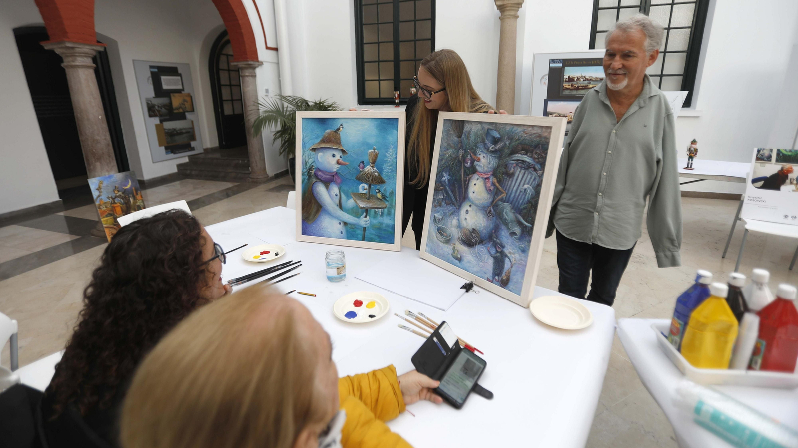 Las fotos del taller de pintura del artista Krzysztof Kosowski