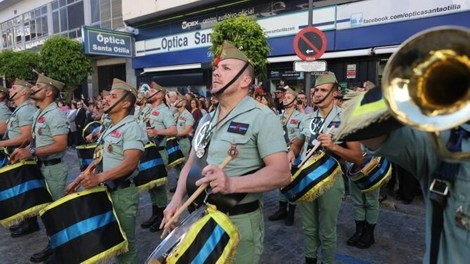 Así fue la procesión del Cristo de la Vera+Cruz acompañado por la Legión en el año 2019