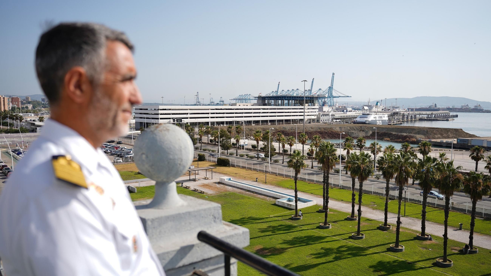 Entrevista con el comandante naval Fernando García, en la sede la comandancia de Algeciras