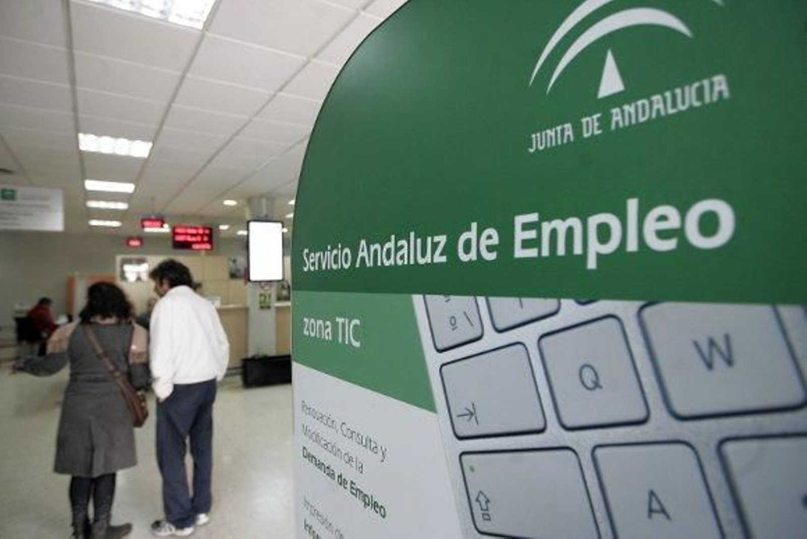 España registra el mejor trimestre para el empleo desde que empezó la crisis