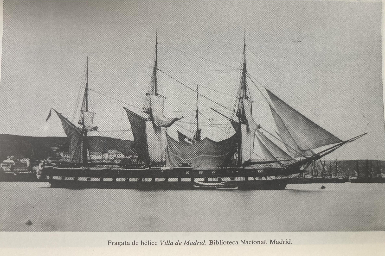 Fragata Villa de Madrid al mando de Claudio Alvargonzález