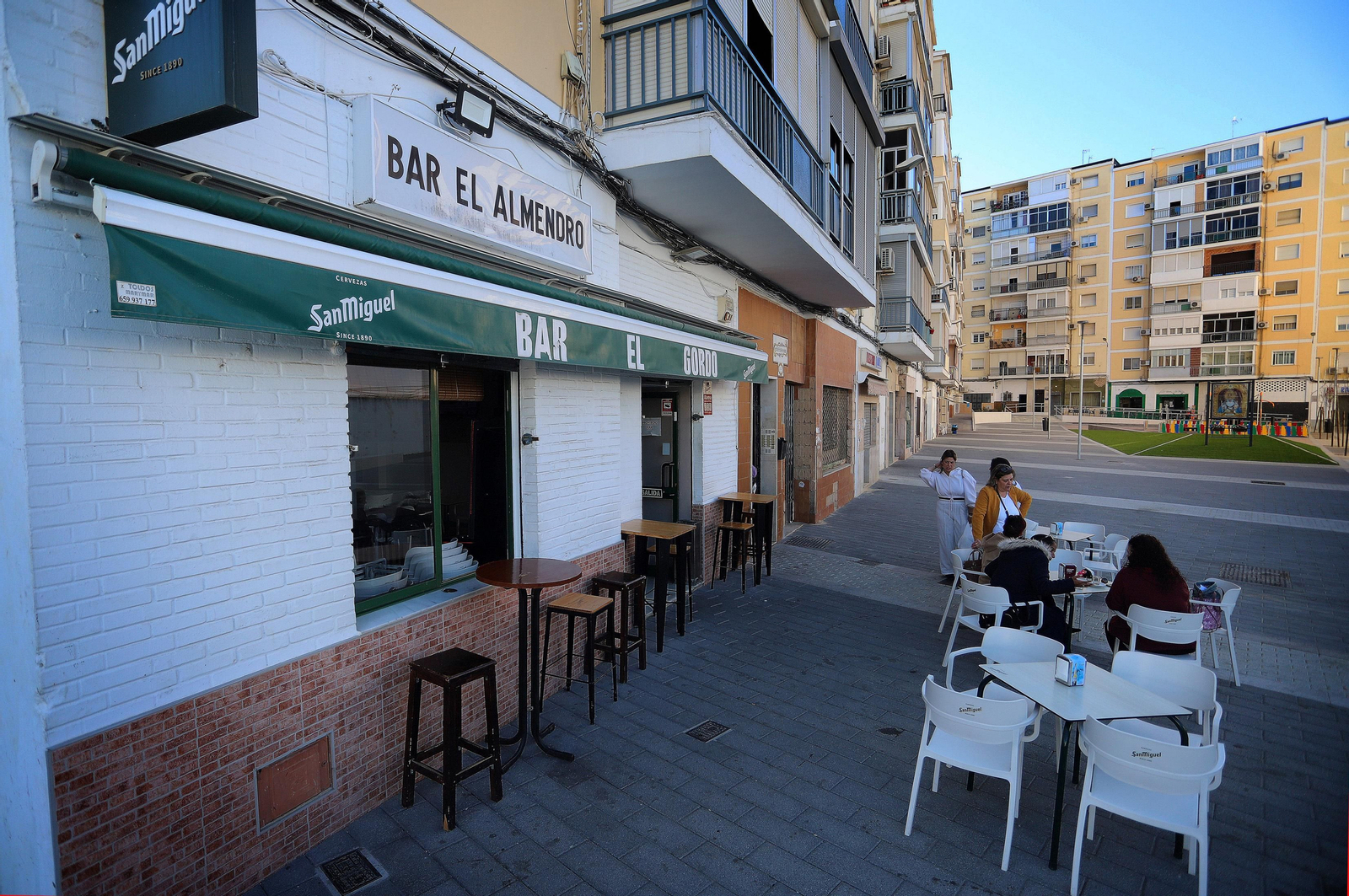 Barrio a Barrio: Imágenes de la Barriada de Los Dolores