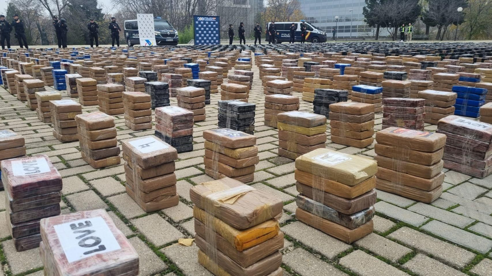 Alijo incautado, uno de los más importantes en la historia del narcotráfico español y europeo. Alijo incautado, uno de los más importantes en la historia del narcotráfico español y europeo.