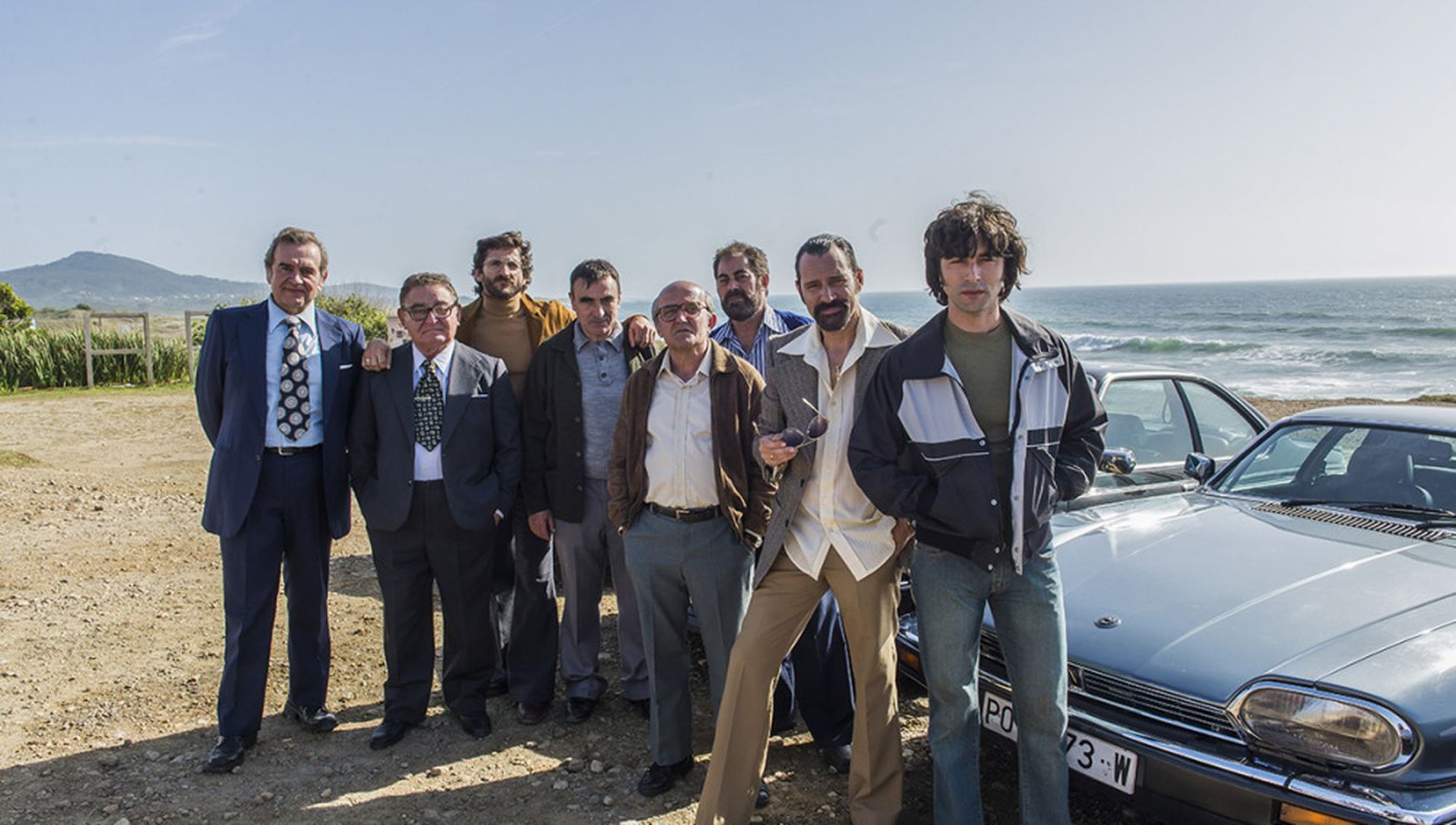 Javier Rey (derecha) con el elenco principal de la serie de intriga 'Fariña', sobre el narcotráfico gallego.