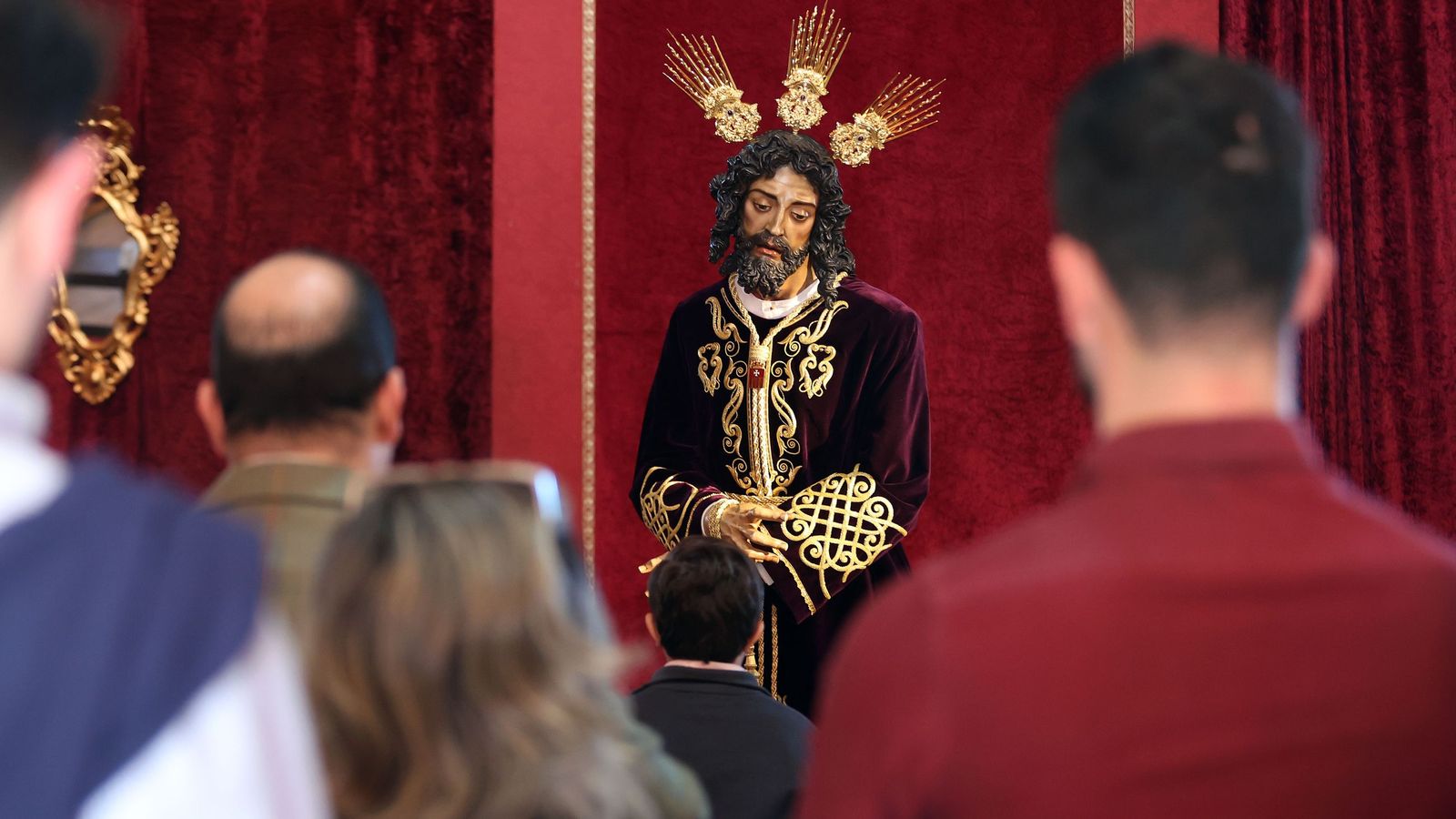 Imágenes de los besapiés y besamanos del Primer Domingo de Cuaresma en Jerez