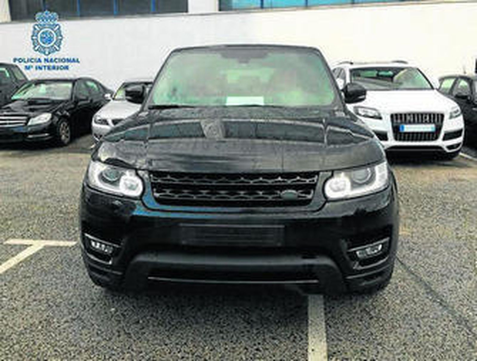 Fotografía de archivo de coches robados recuperados.