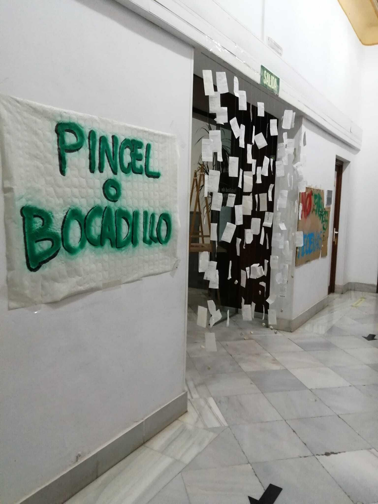 Tickets colocados en la Facultad.