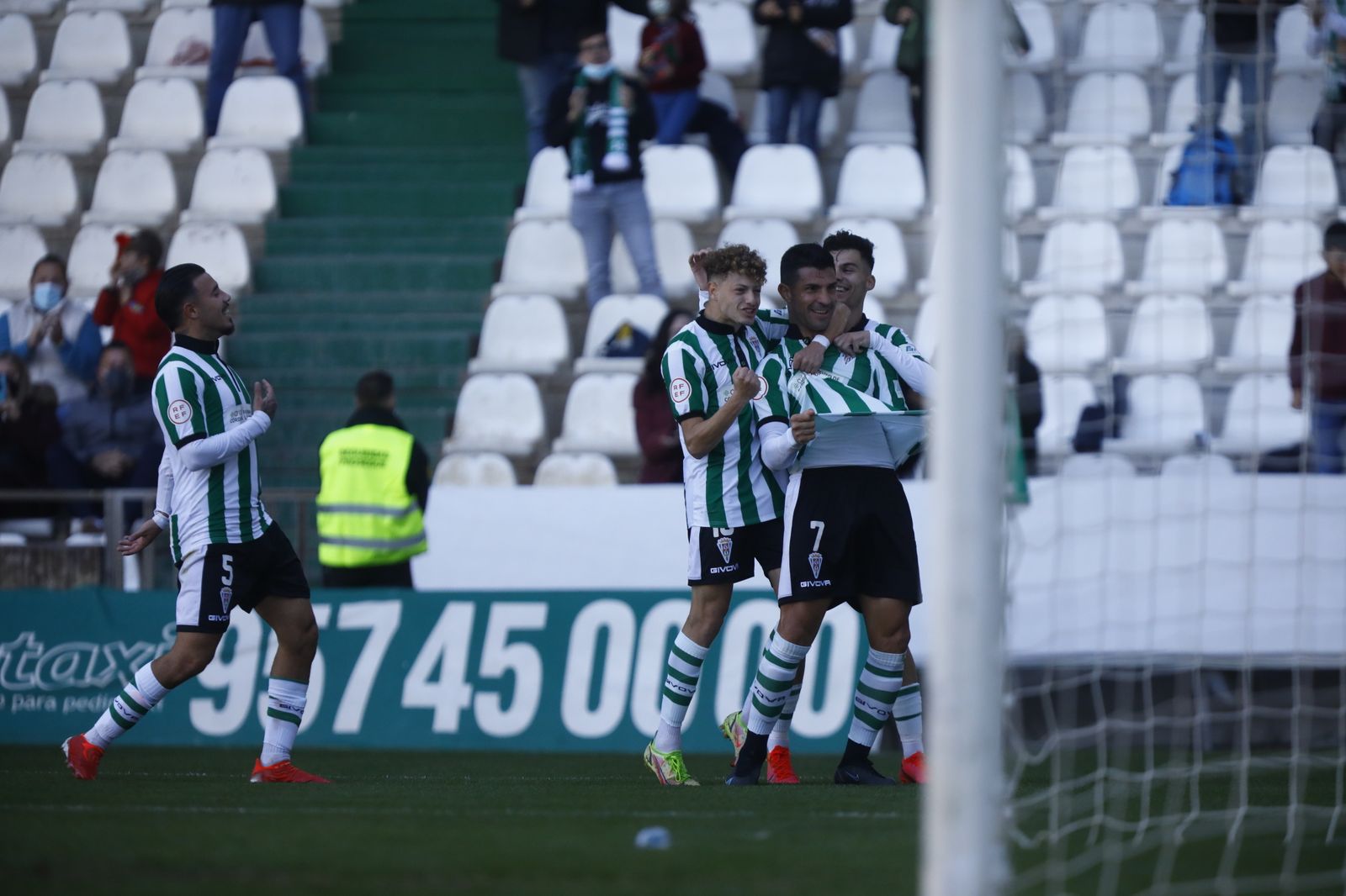 Las imágenes del triunfo del Córdoba CF ante el Panadería Pulido