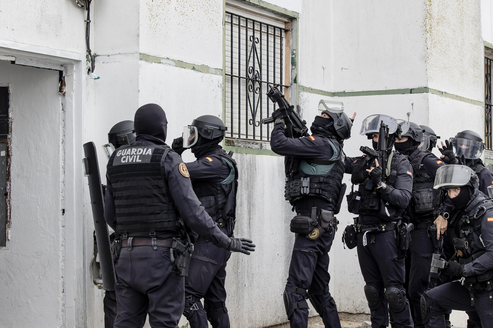 Imágenes de la interveción antidroga de la Guardia Civil en Barbate.