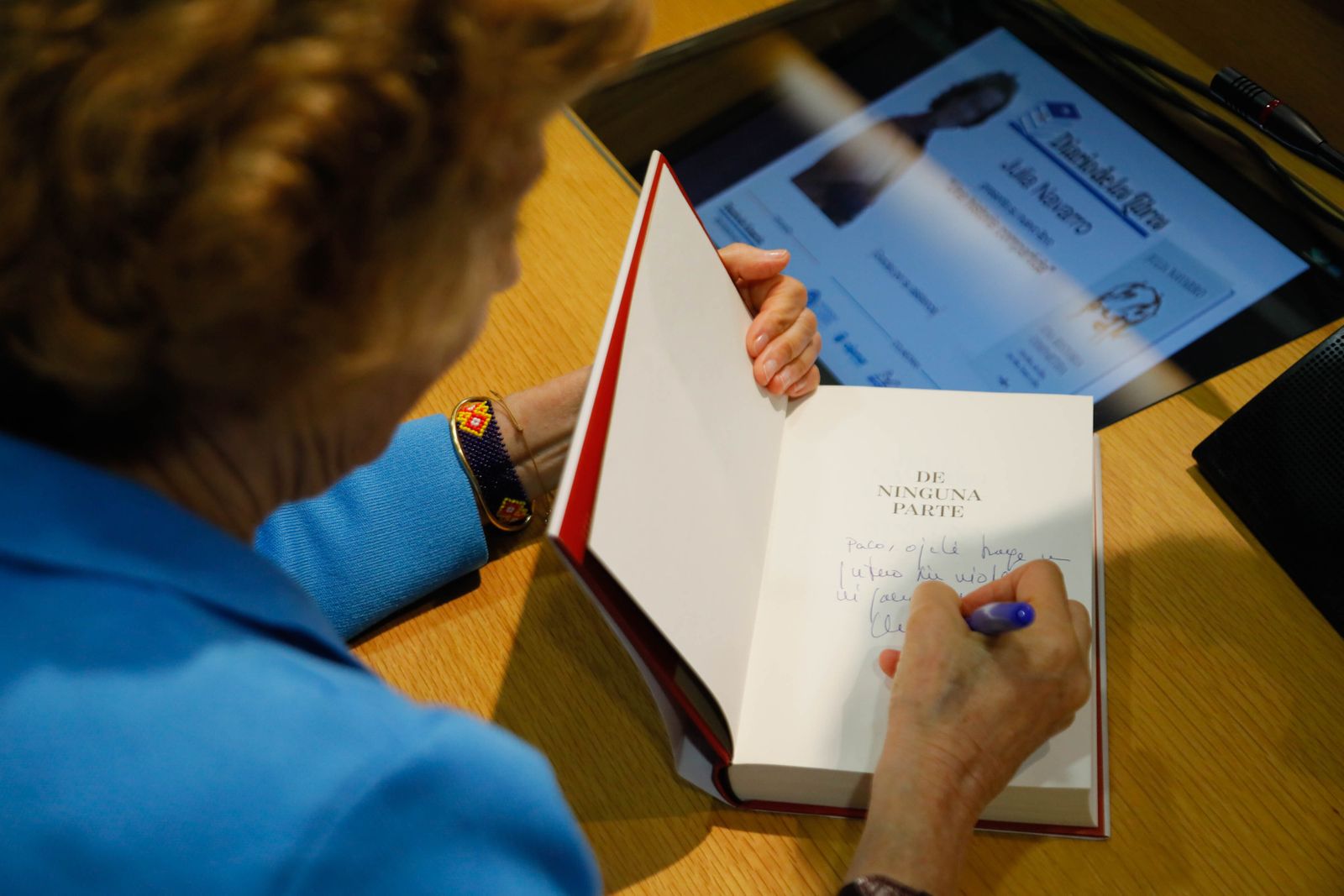 Imágenes de Diario de los Libros, con Julia Navarro
