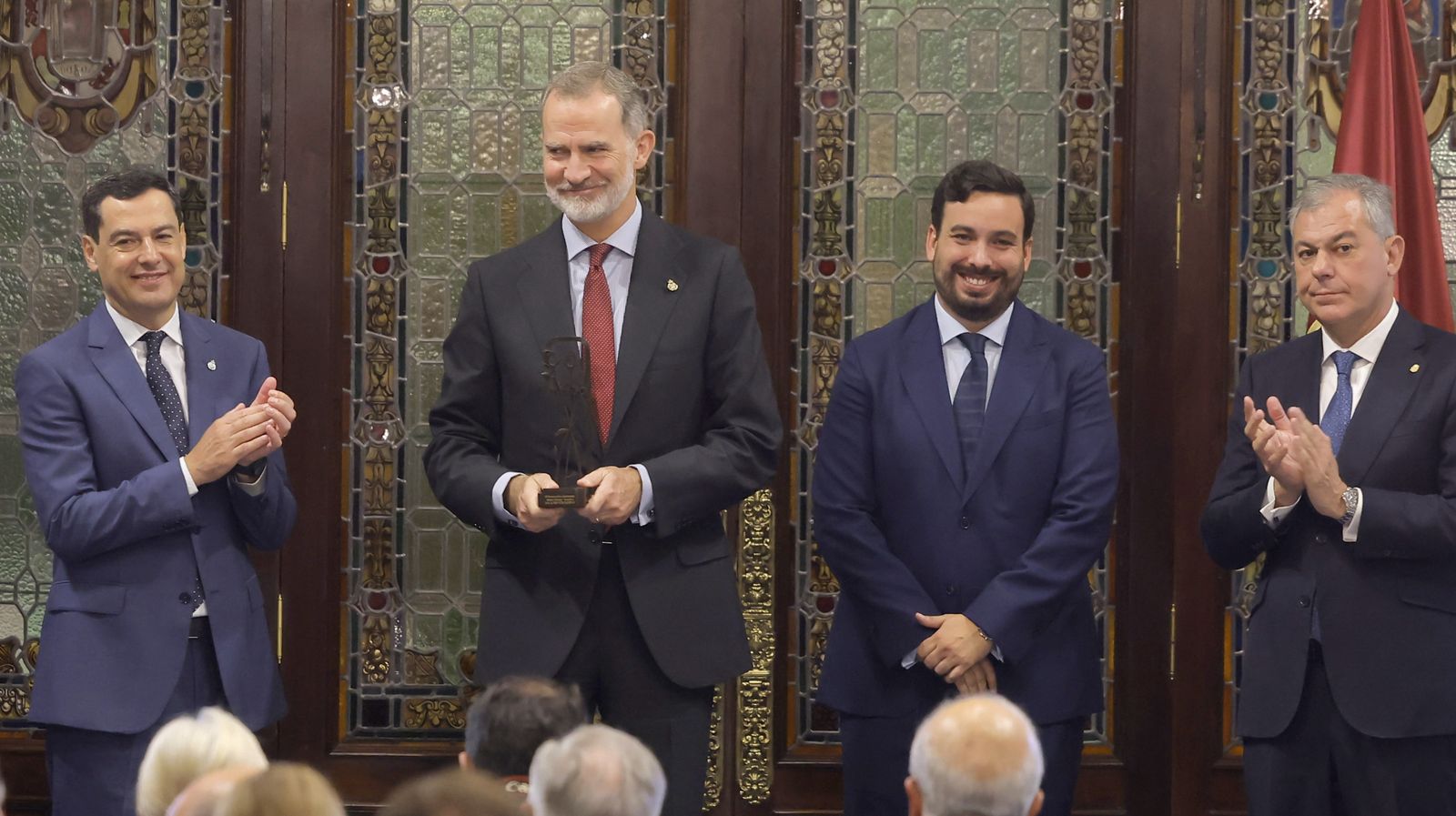 Su Majestad el Rey recibe el IX “Premio contra el Terrorismo Alberto Jiménez Becerril, todas las imágenes
