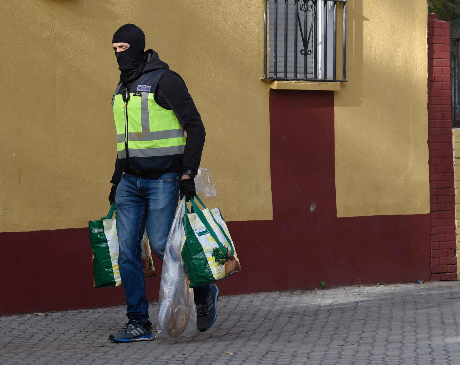 Las imágenes de la operación policial en las Tres Mil Viviendas