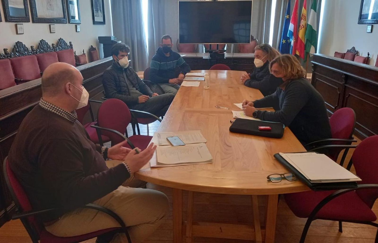 Reunión entre Asekita y el Ayuntamiento de Tarifa.
