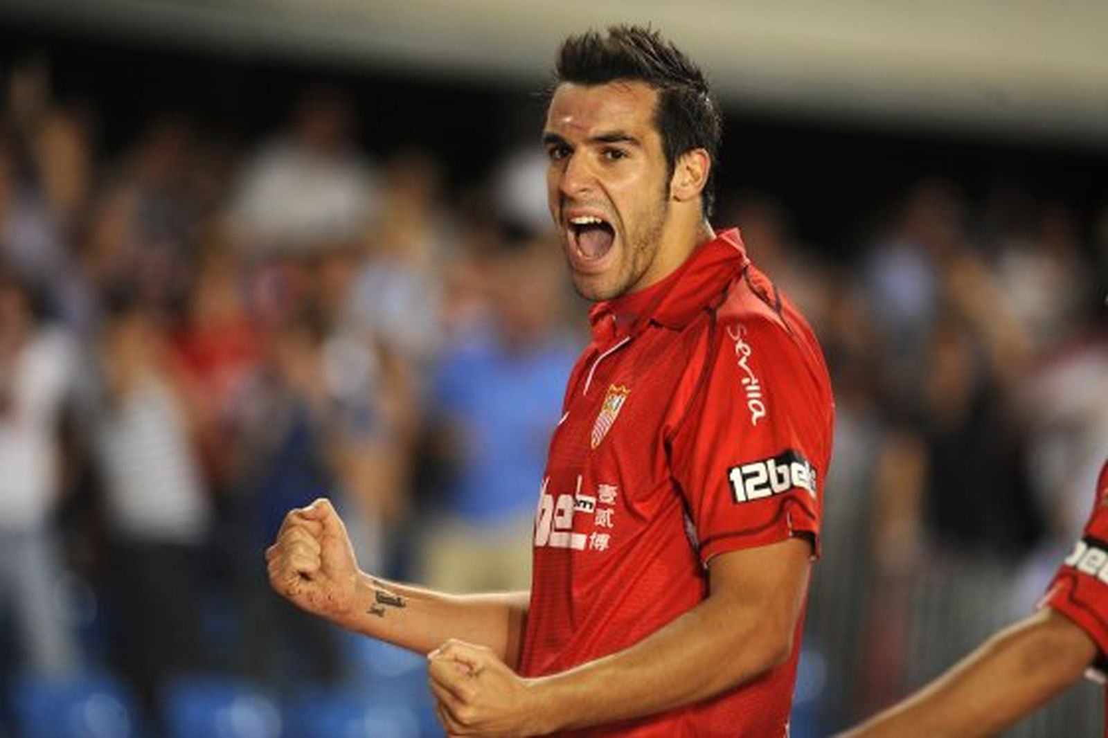 Negredo celebra el primer gol sevillista ante el Xerez. / AFP Photo