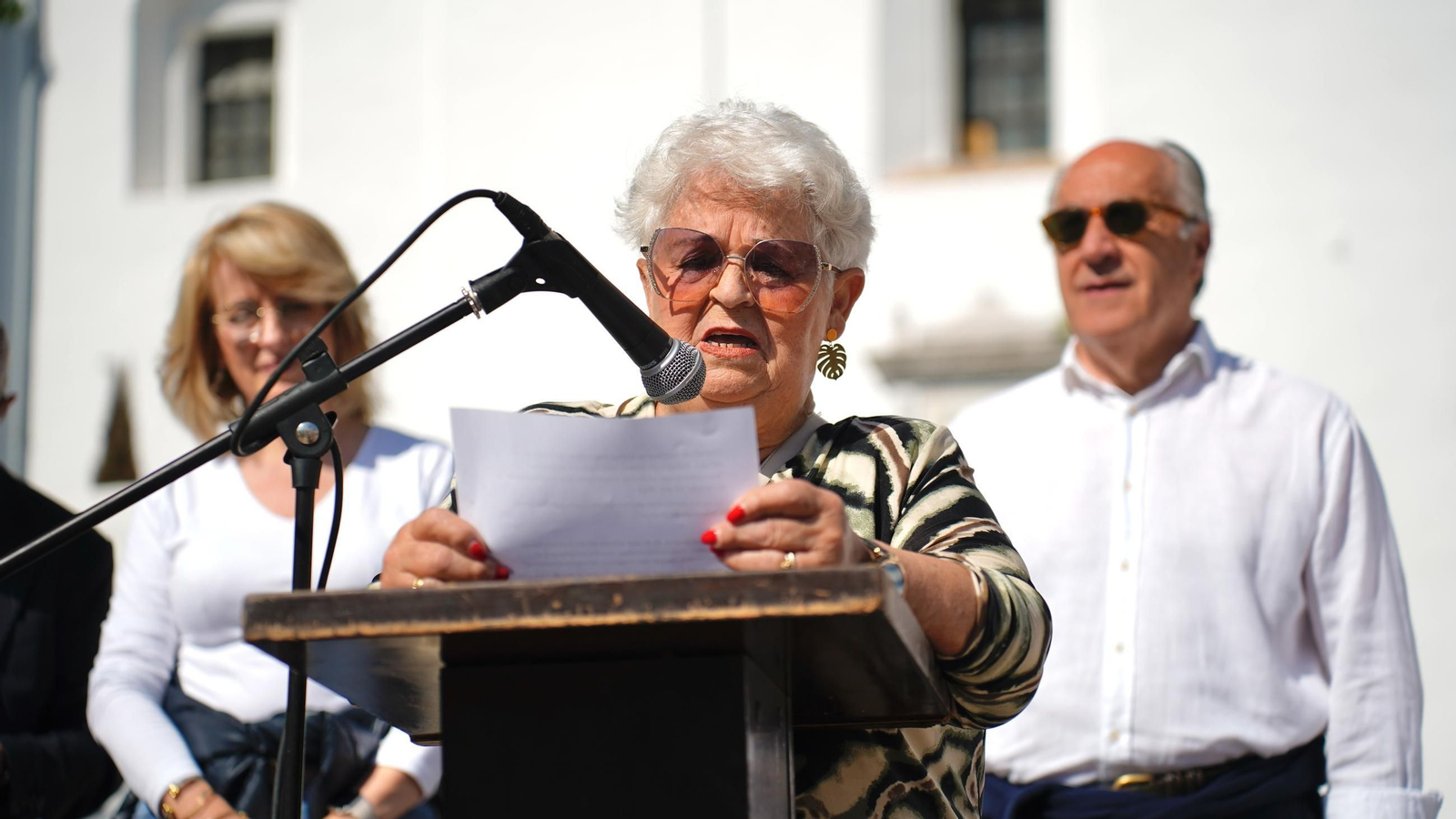 Fotos del homenaje a Mario Vargas Llosa en su Feria del Libro en la Plaza Alta Fotos del homenaje a Mario Vargas Llosa en su Feria del Libro en la Plaza Alta