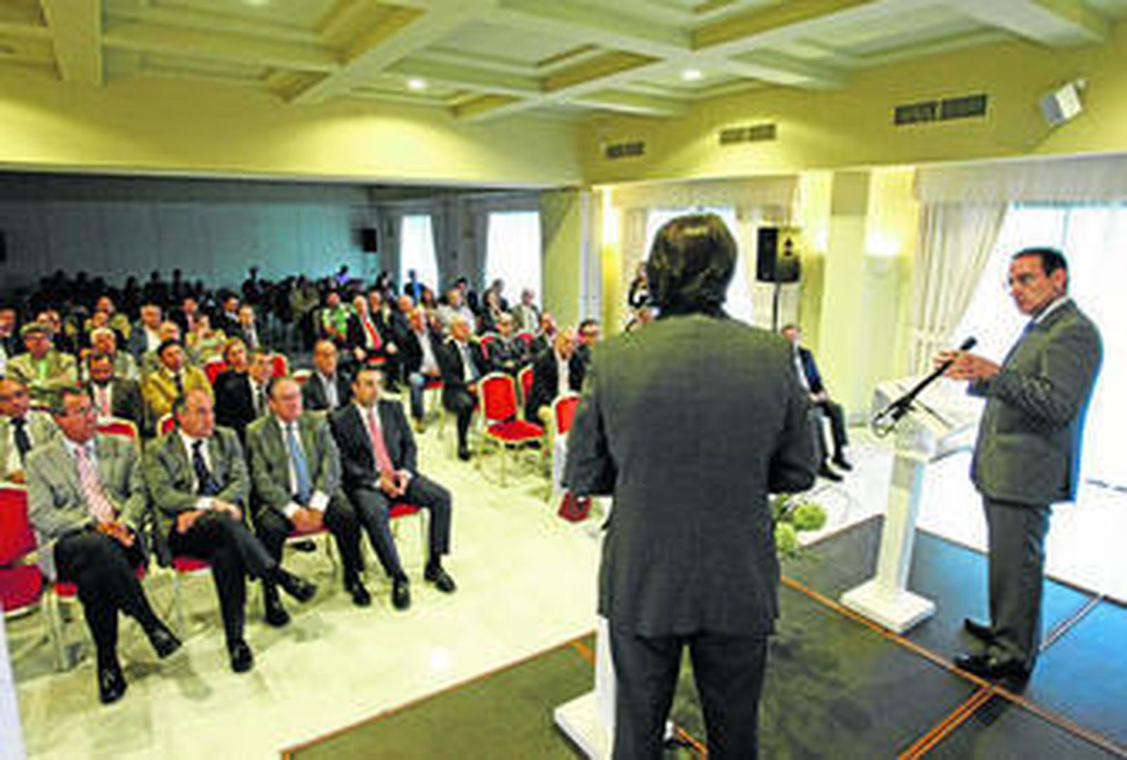 Un momento de la celebración del Foro Sur de Europa, anoche en el Hotel Guadacorte de Los Barrios.