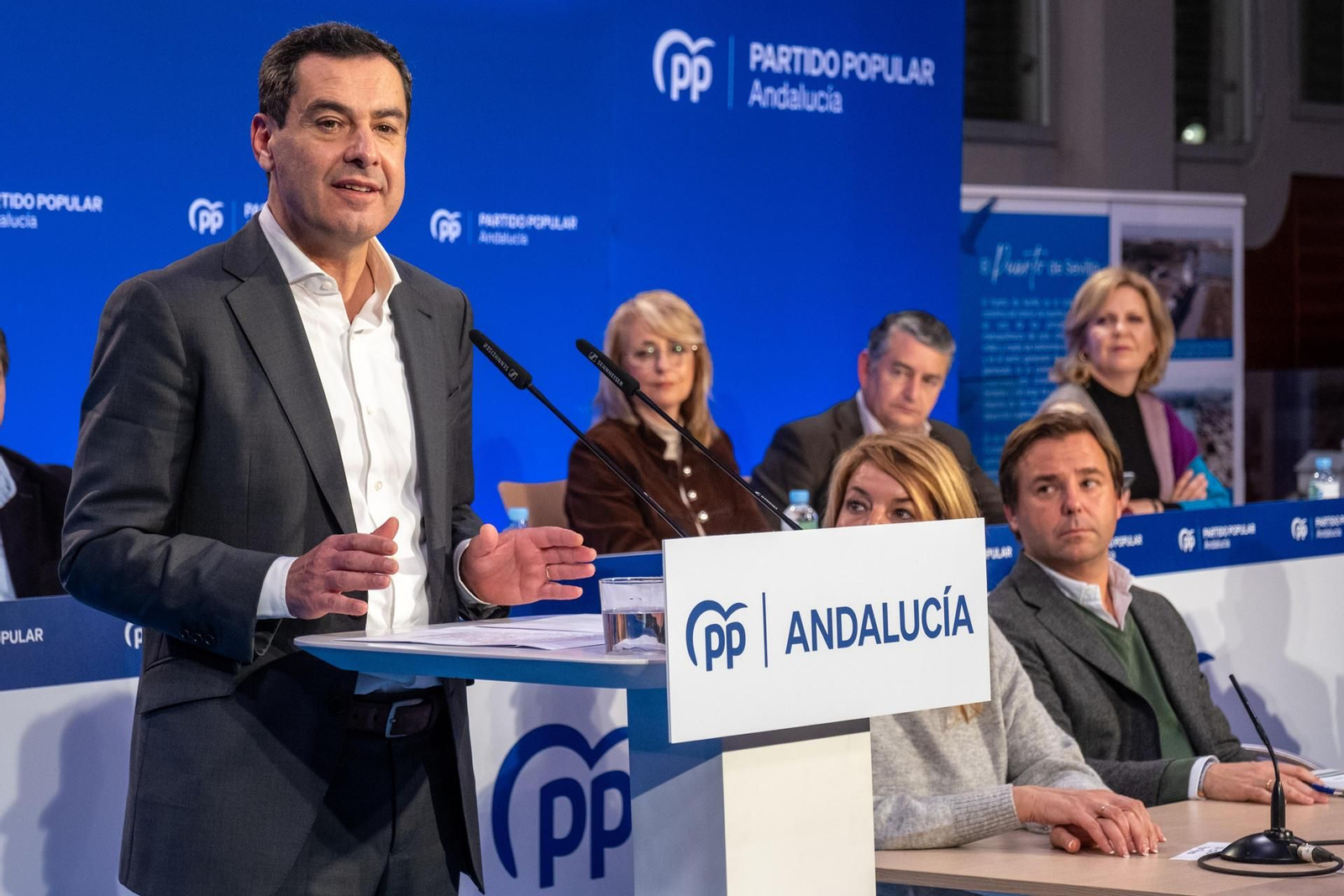 Juanma Moreno Bonilla, en la última junta directiva del PP de Andalucía.