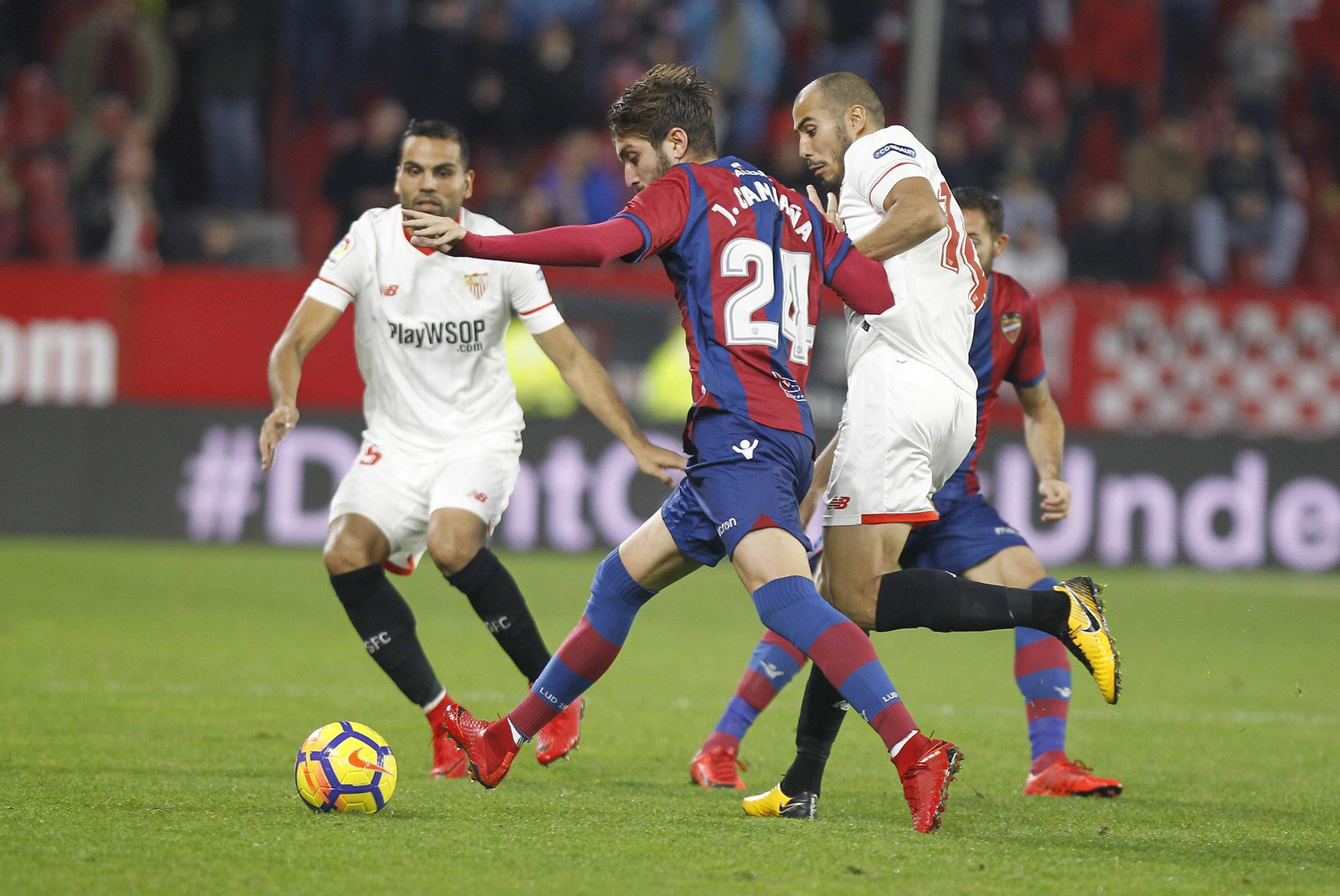 Las imágenes del Sevilla-Levante
