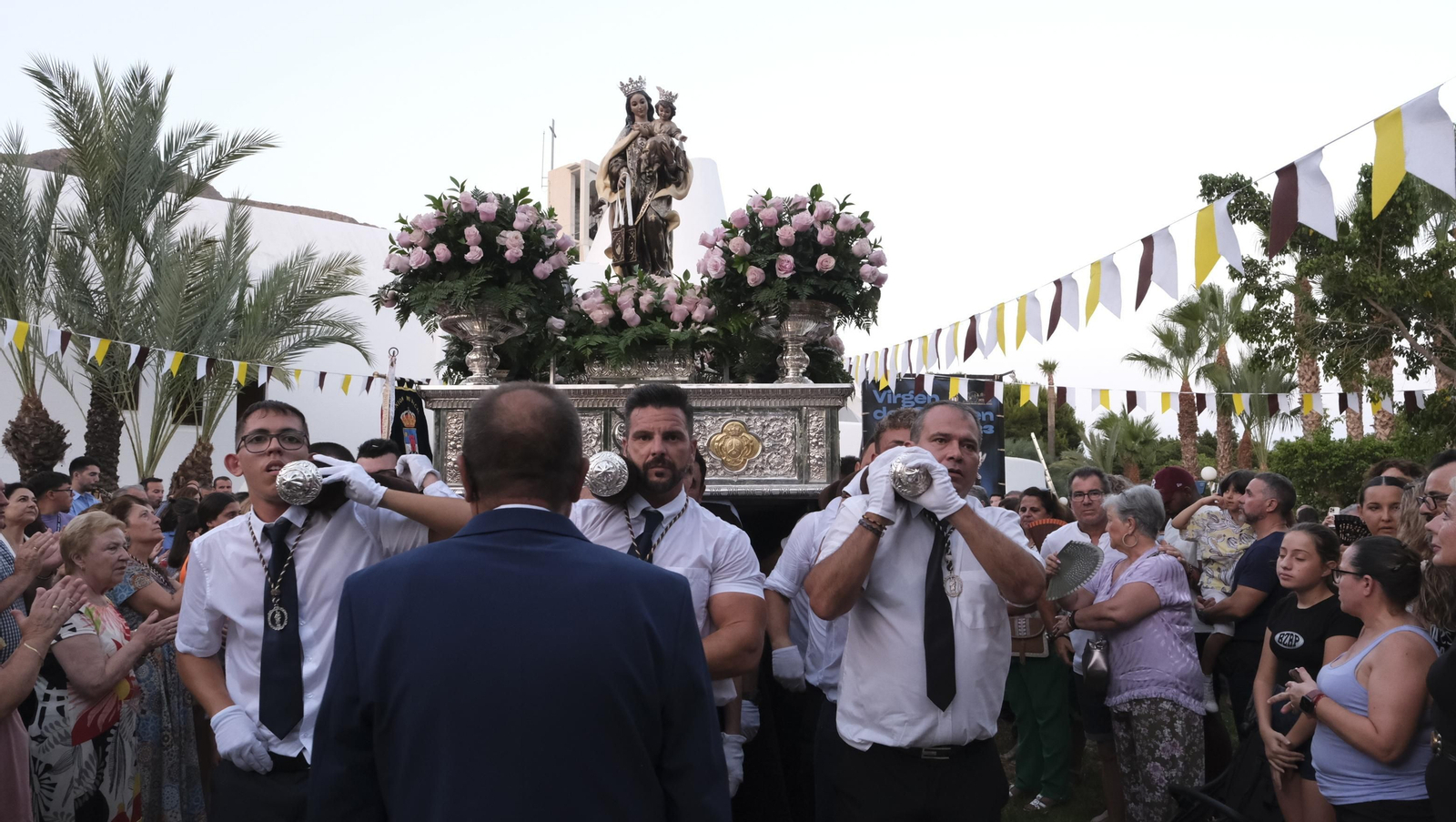 Procesión terrestre de la Virgen del Carmen en Aguadulce