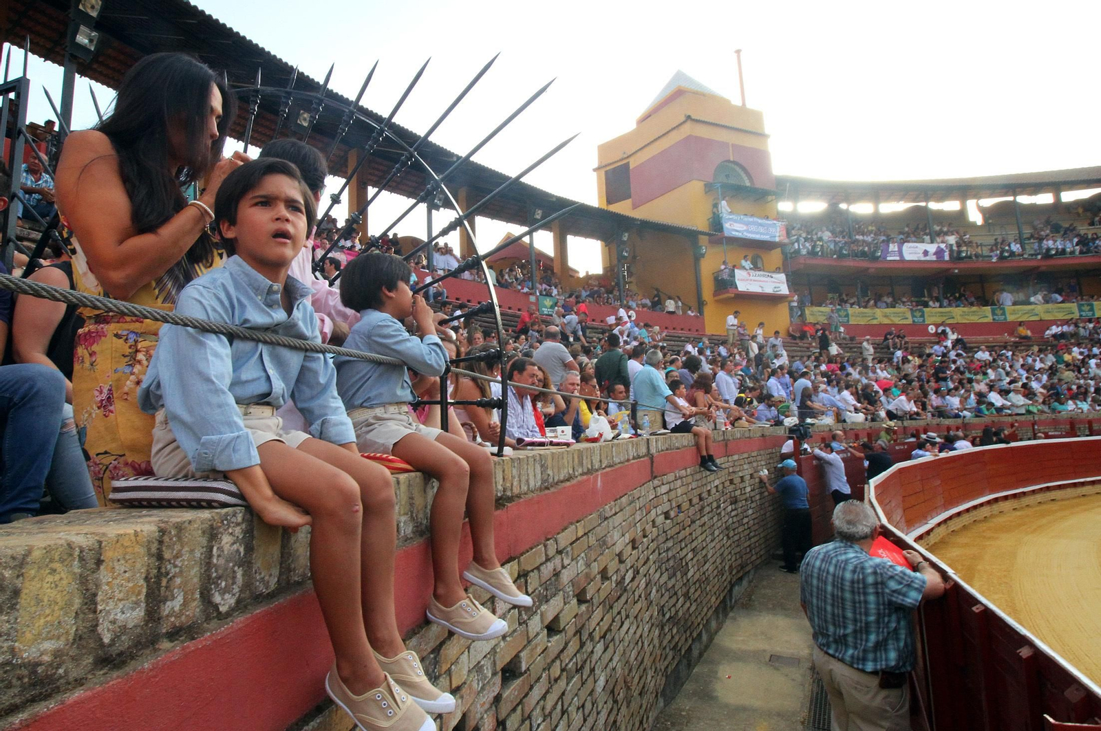 Imágenes de la corrida de rejones de Pablo Hermoso de Mendoza, Andrés Romero y Lea Vicens.