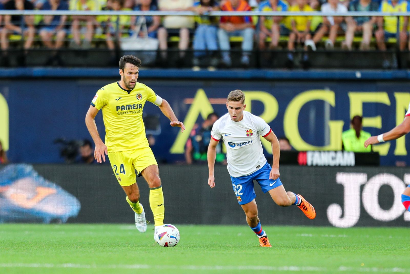 Fermín López debuta con el FC Barcelona ante el Villarreal.
