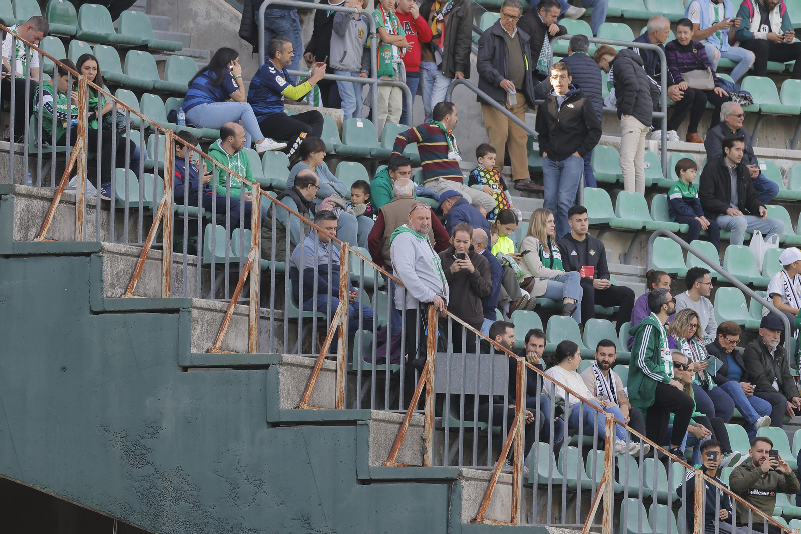 Búscate en las fotos del Betis-Real Madrid