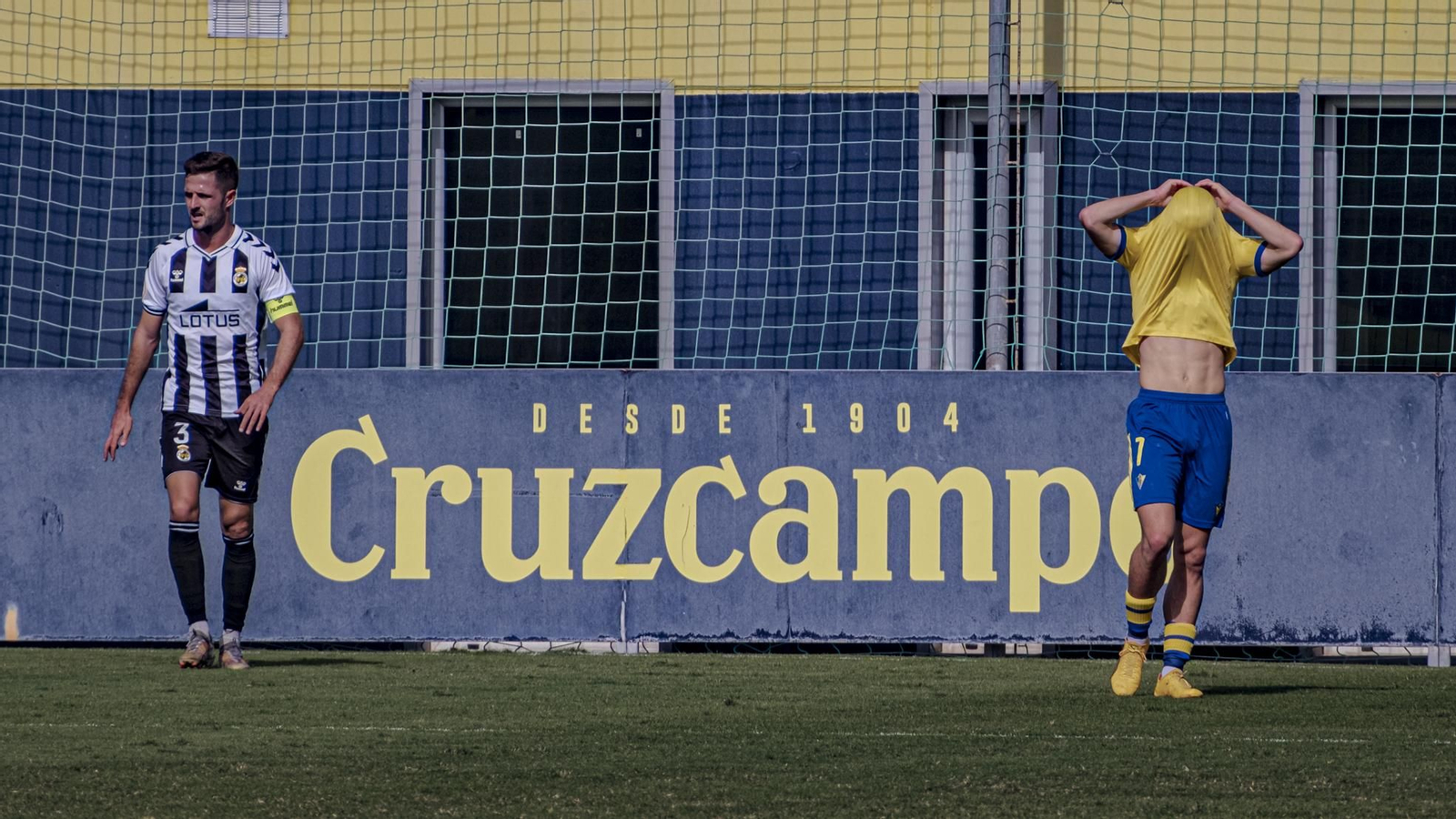 Las imágenes del partido entre Cádiz Mirandilla y La Balona.