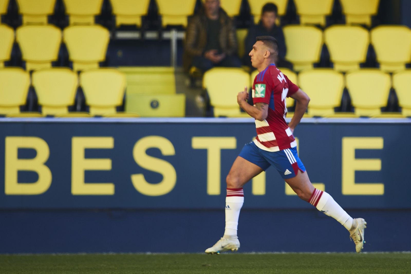 Las mejores imágenes del Villarreal B-Granada CF
