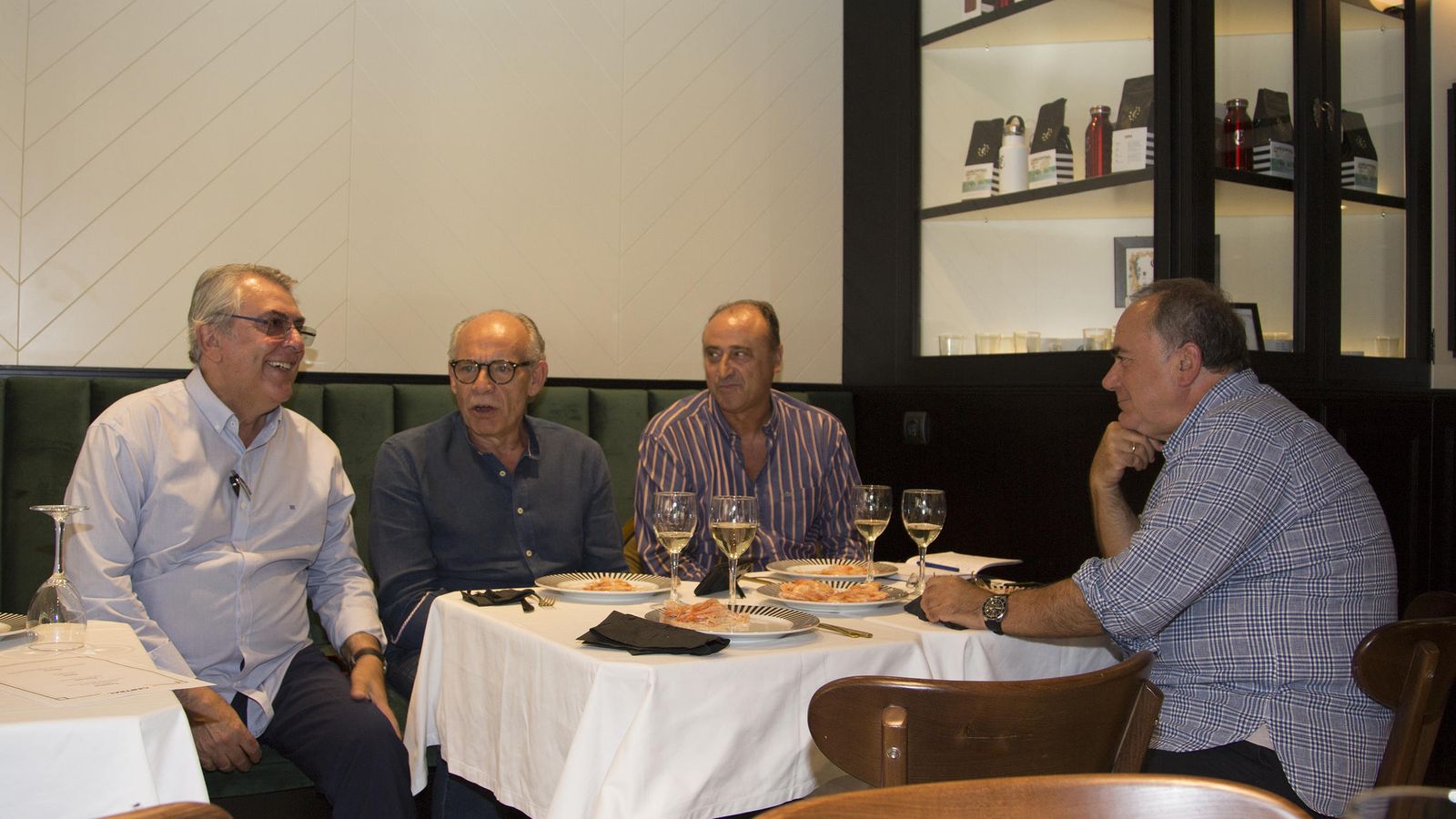 Reunión en el nuevo Café Central