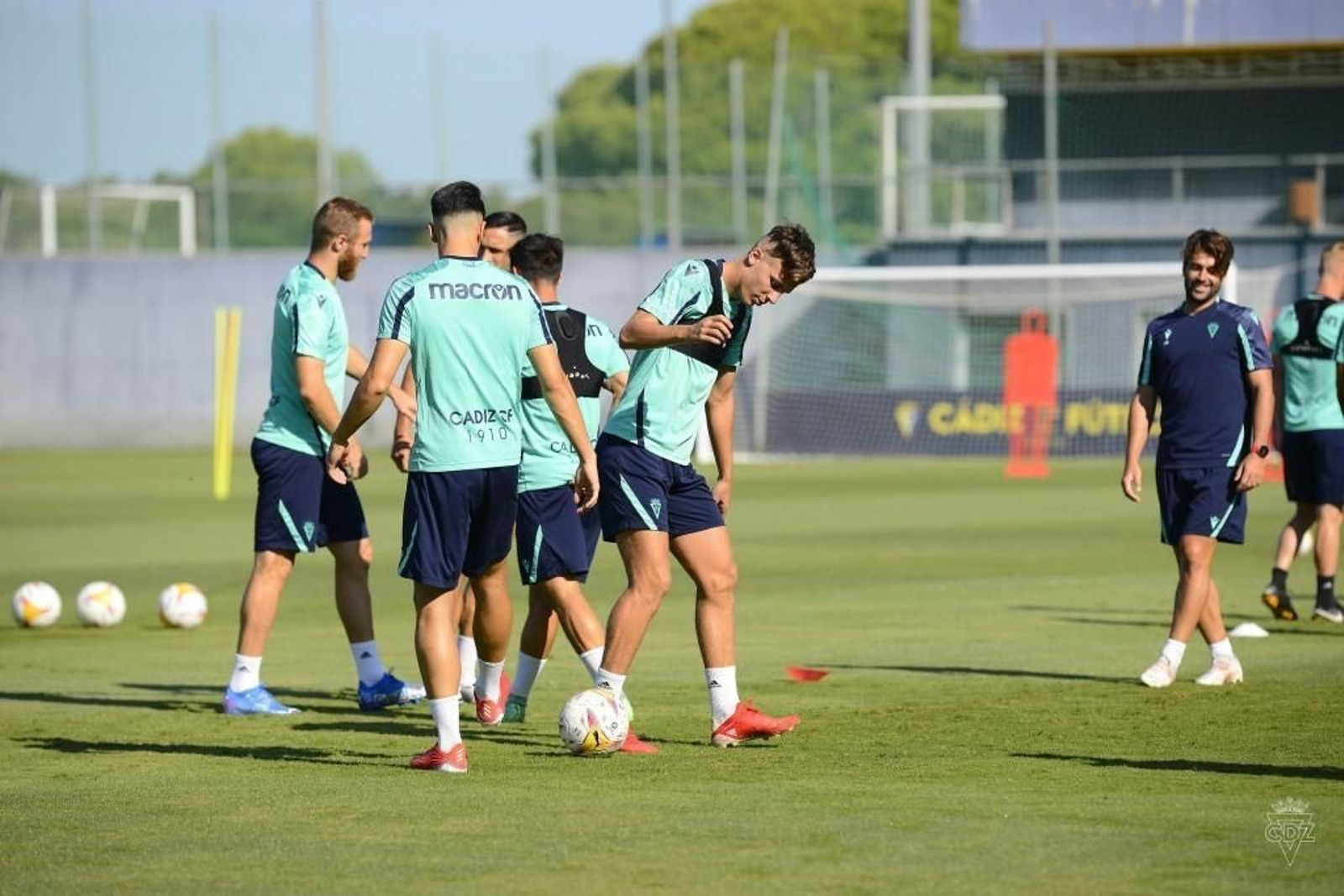 Un entrenamiento del equipo amarillo.