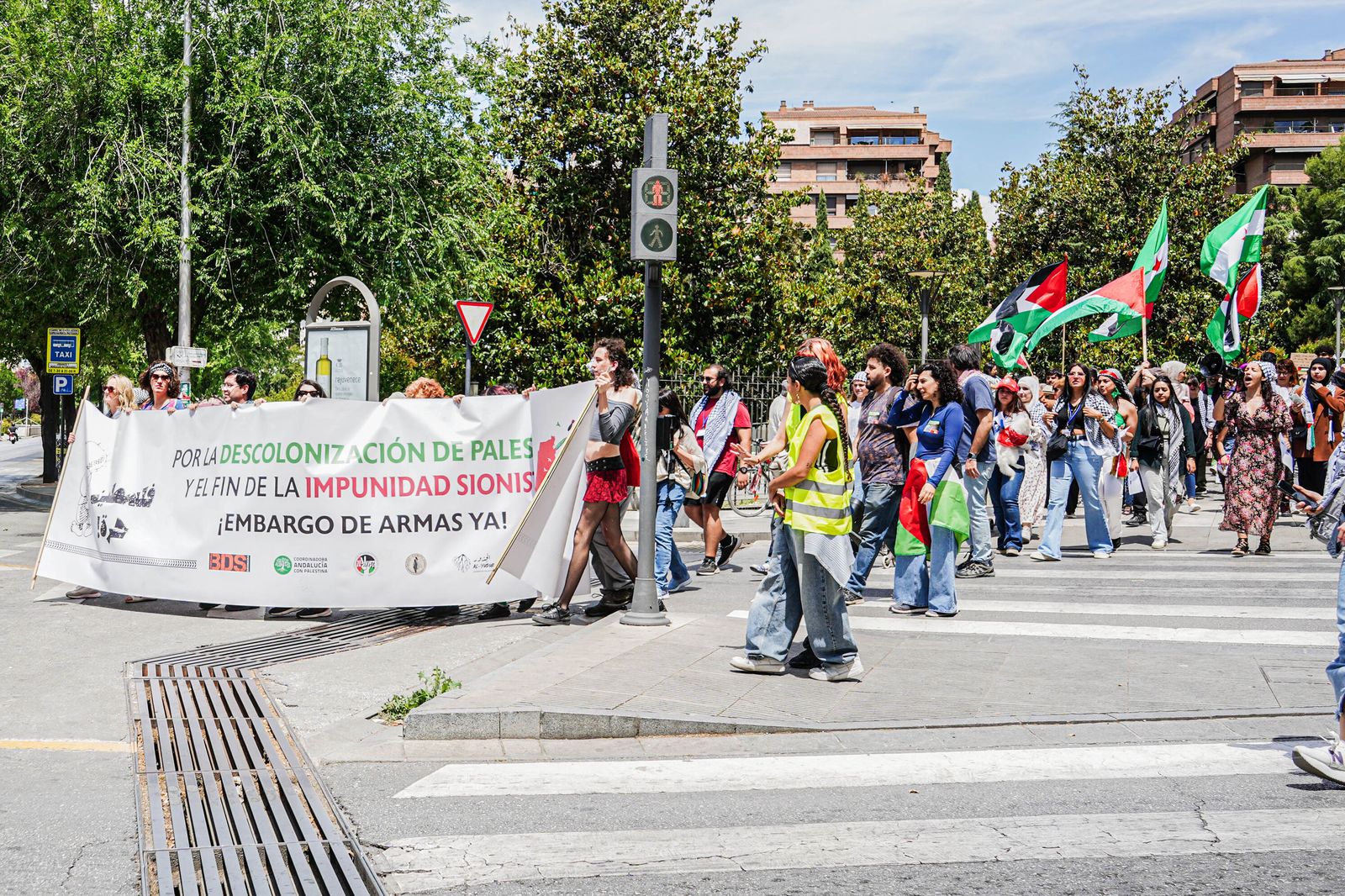 Las mejores imágenes de la manifestación contra el comercio de armas y relaciones con Israel en Granada