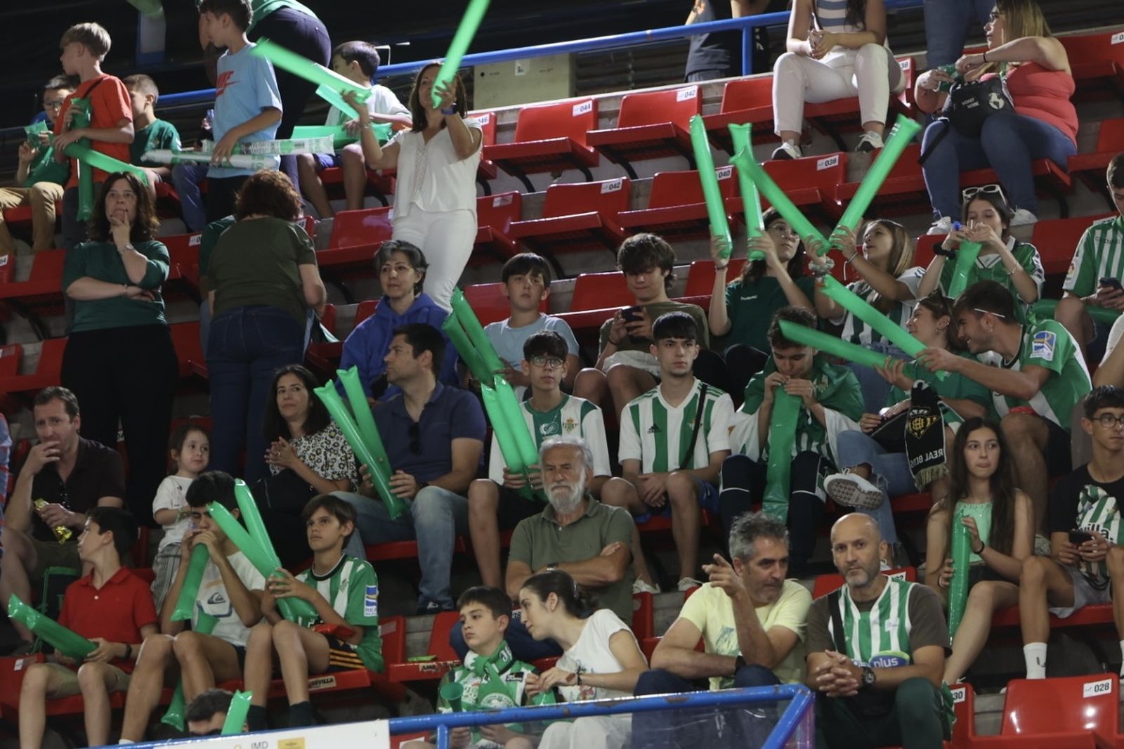 Búscate en el o Betis Granada de baloncesto