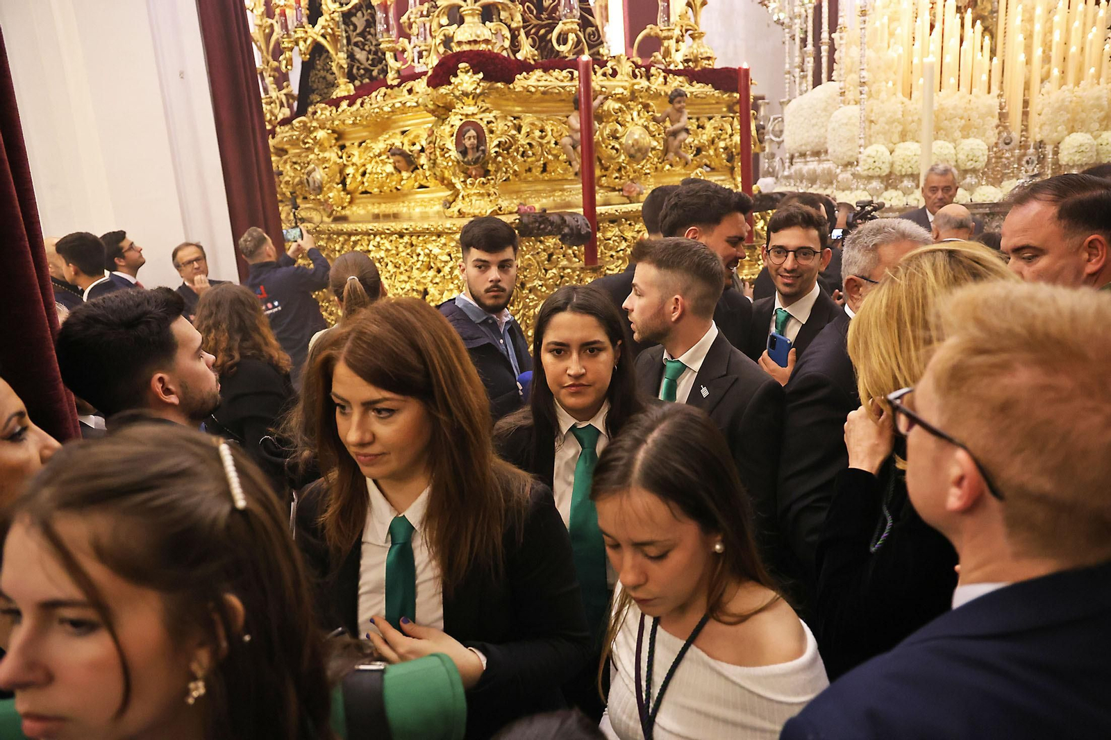 Las mejores imágenes del Miércoles Santo en Huelva: Hermandad de La Esperanza