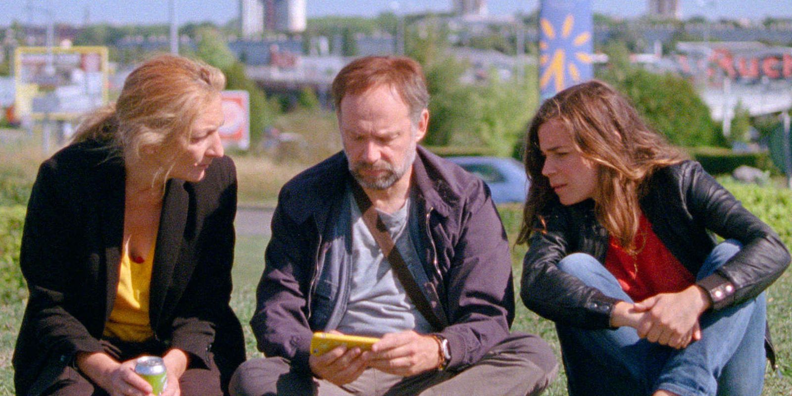 Blanche Gardin, Denis Podalydes y Corinne Masieron en una imagen de 'Borrar el historial'.