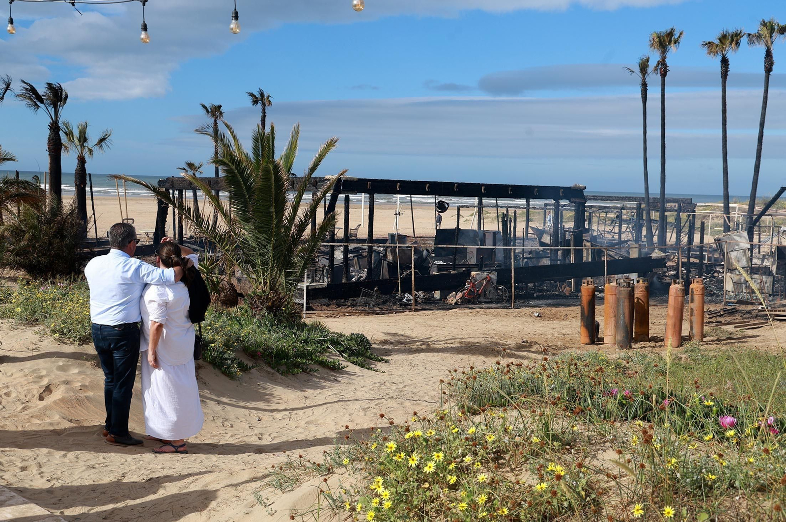 Imágenes del chiringuito El Tabla tras el debastador incendio